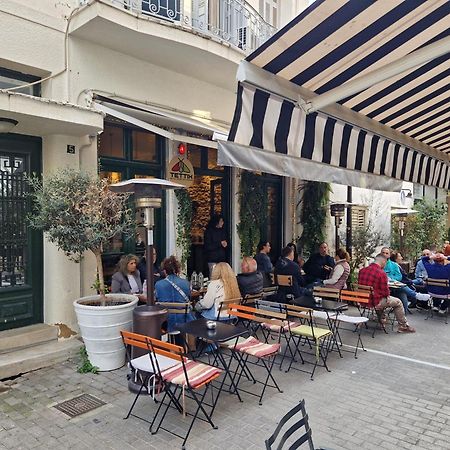 Monastiraki-Psiri, Old Town, 3-Bdr Apt, Sleep 6-10P, Spacious Court Yard Ateny Zewnętrze zdjęcie