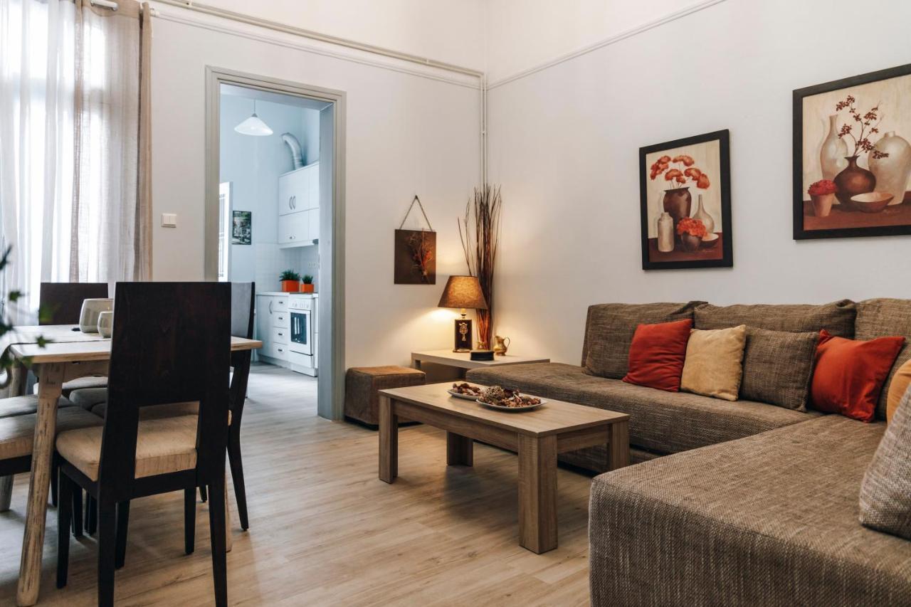 Monastiraki-Psiri, Old Town, 3-Bdr Apt, Sleep 6-10P, Spacious Court Yard Ateny Zewnętrze zdjęcie