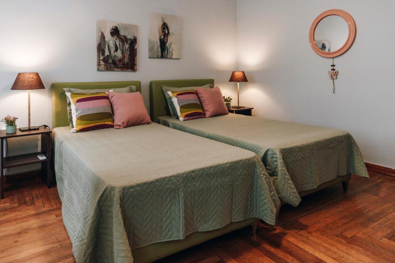 Monastiraki-Psiri, Old Town, 3-Bdr Apt, Sleep 6-10P, Spacious Court Yard Ateny Zewnętrze zdjęcie