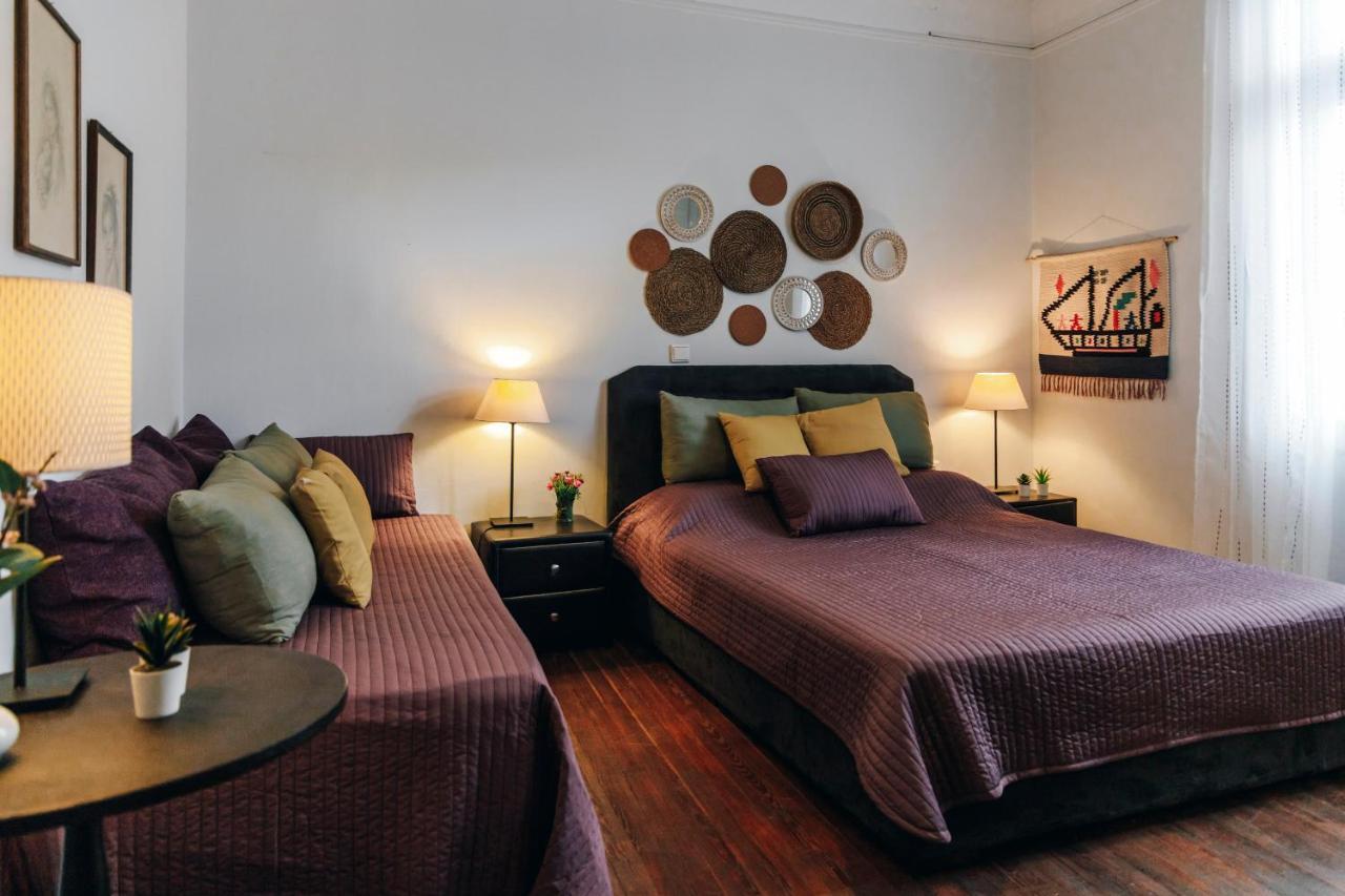 Monastiraki-Psiri, Old Town, 3-Bdr Apt, Sleep 6-10P, Spacious Court Yard Ateny Zewnętrze zdjęcie