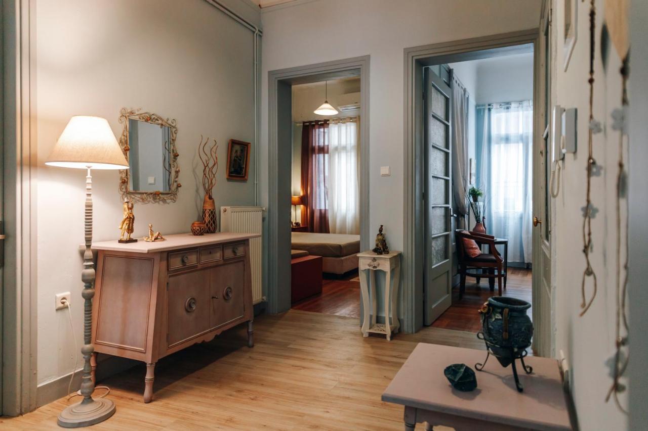 Monastiraki-Psiri, Old Town, 3-Bdr Apt, Sleep 6-10P, Spacious Court Yard Ateny Zewnętrze zdjęcie