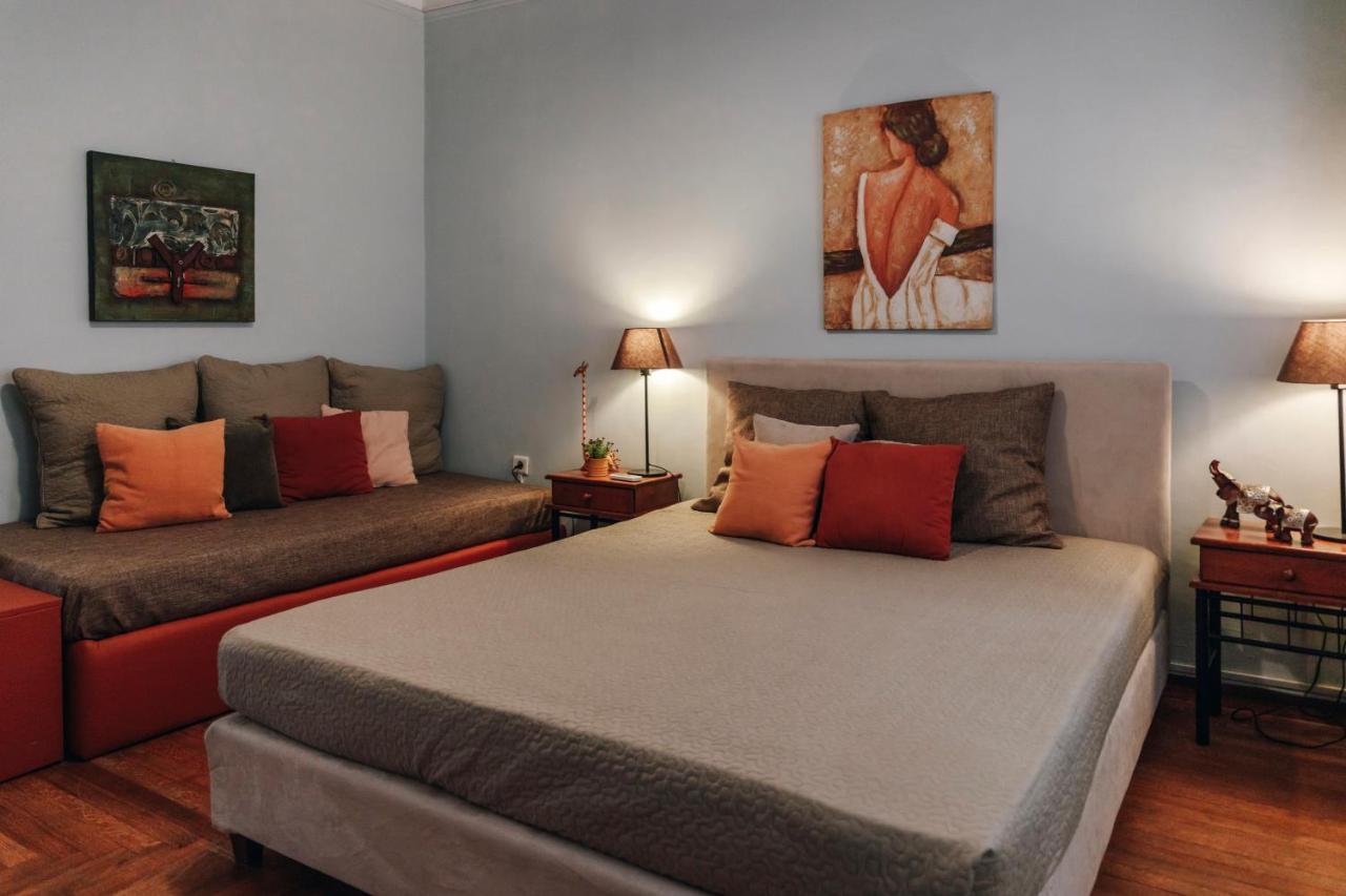 Monastiraki-Psiri, Old Town, 3-Bdr Apt, Sleep 6-10P, Spacious Court Yard Ateny Zewnętrze zdjęcie