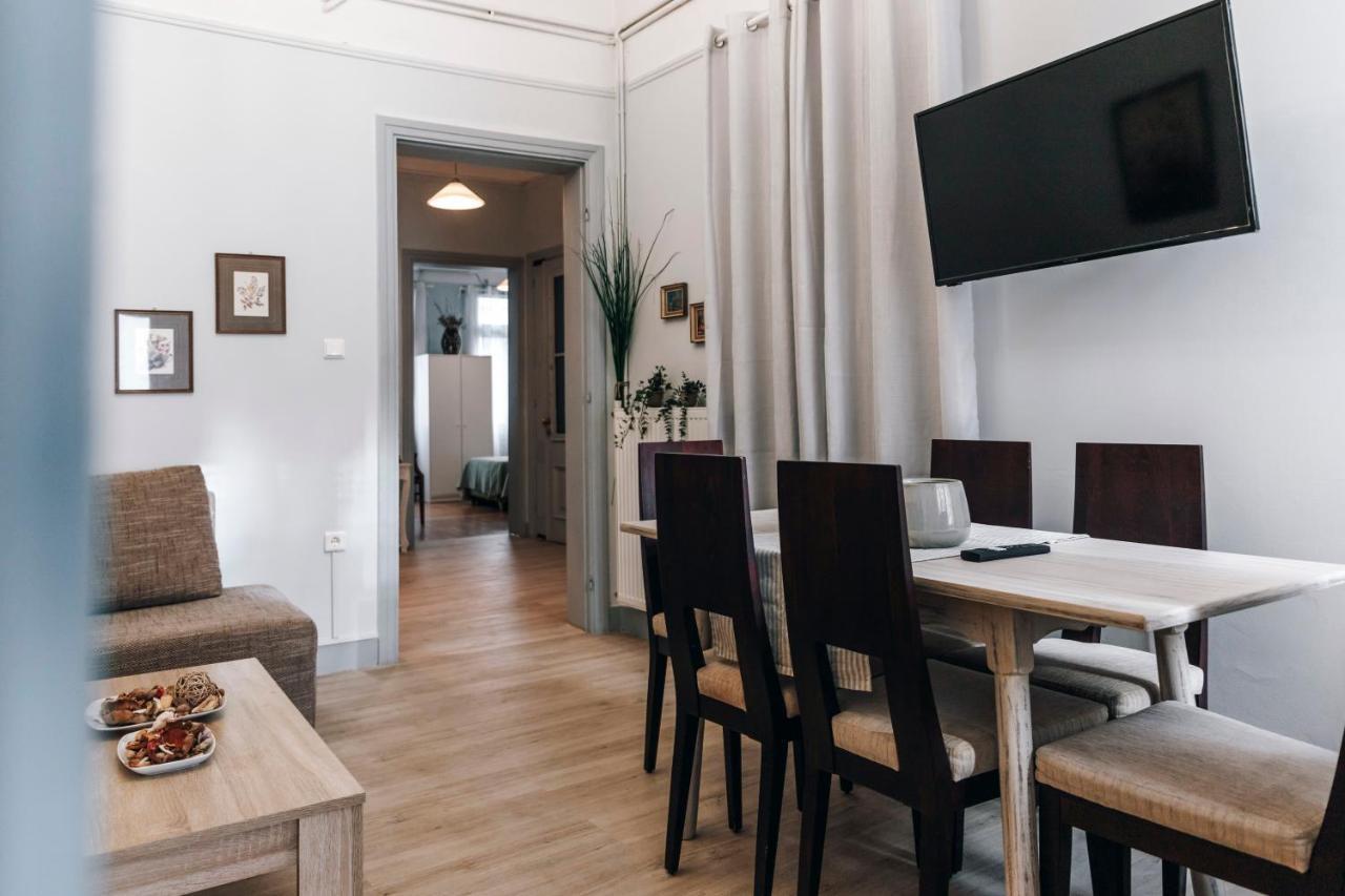 Monastiraki-Psiri, Old Town, 3-Bdr Apt, Sleep 6-10P, Spacious Court Yard Ateny Zewnętrze zdjęcie