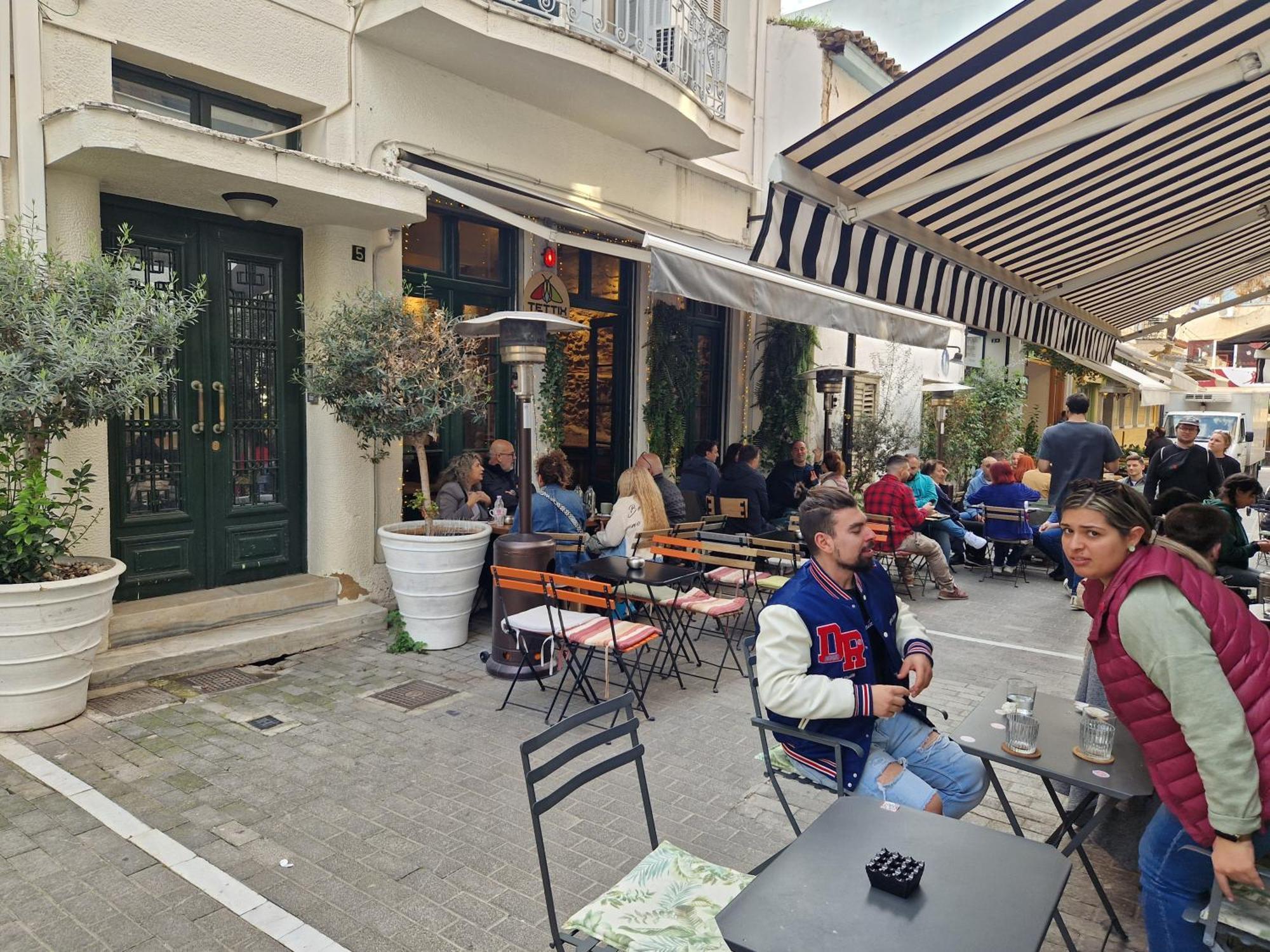 Monastiraki-Psiri, Old Town, 3-Bdr Apt, Sleep 6-10P, Spacious Court Yard Ateny Zewnętrze zdjęcie