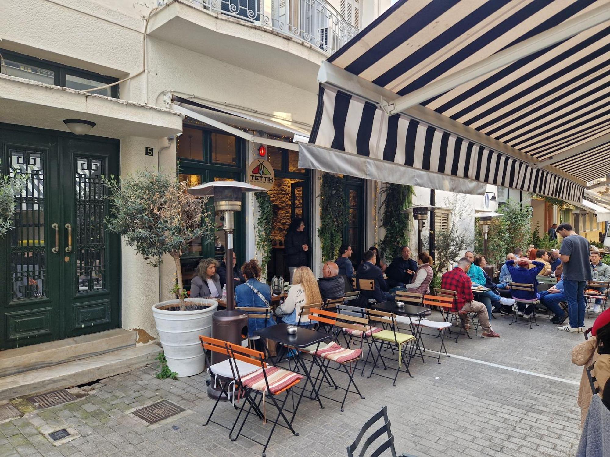 Monastiraki-Psiri, Old Town, 3-Bdr Apt, Sleep 6-10P, Spacious Court Yard Ateny Zewnętrze zdjęcie