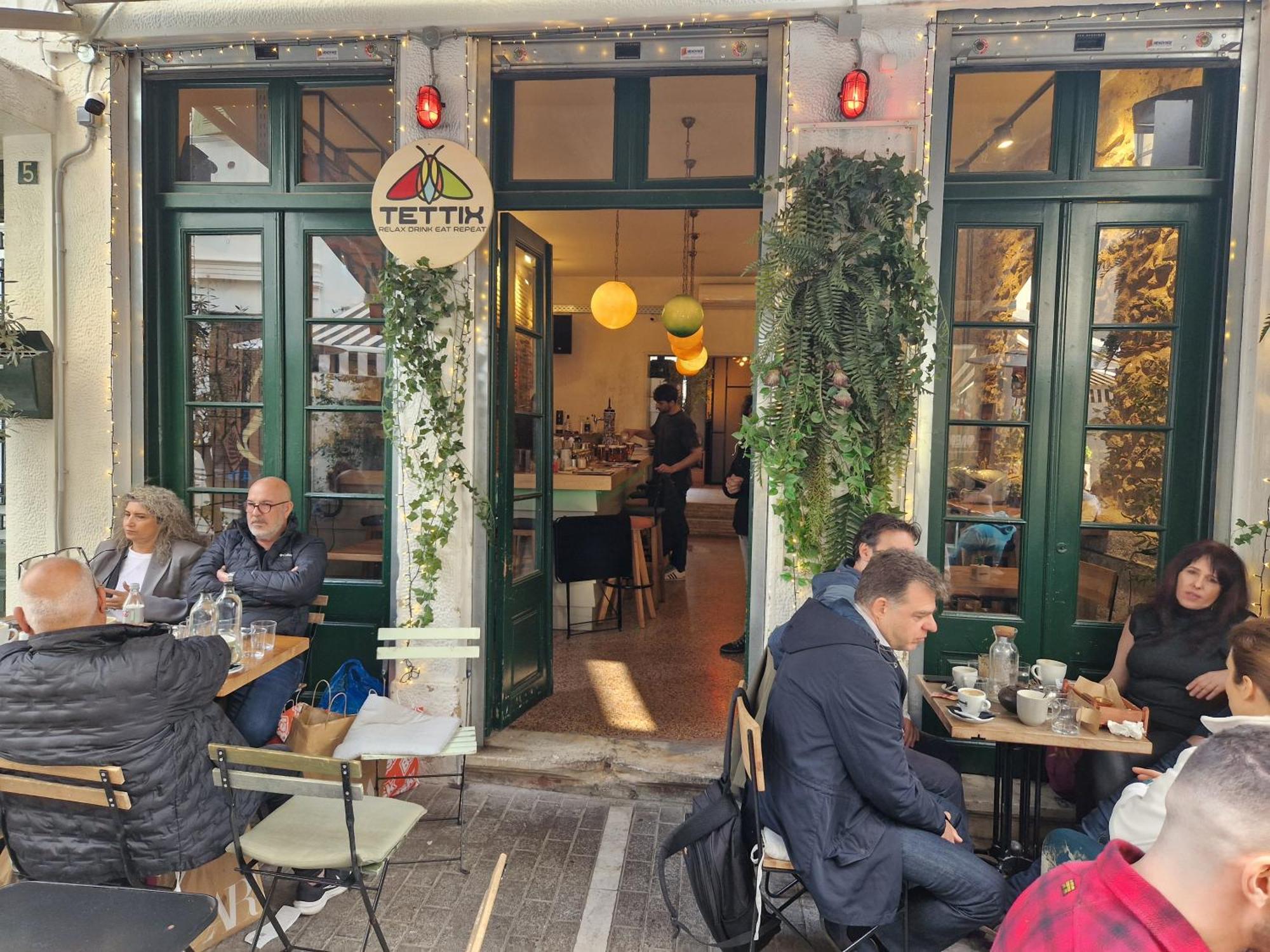 Monastiraki-Psiri, Old Town, 3-Bdr Apt, Sleep 6-10P, Spacious Court Yard Ateny Zewnętrze zdjęcie