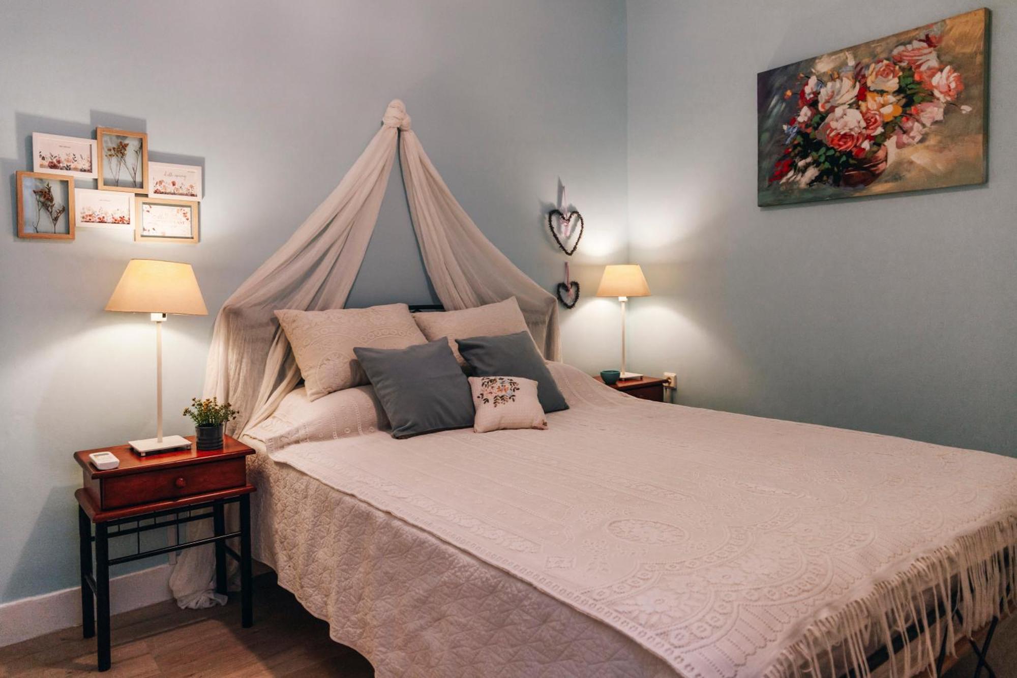 Monastiraki-Psiri, Old Town, 3-Bdr Apt, Sleep 6-10P, Spacious Court Yard Ateny Zewnętrze zdjęcie