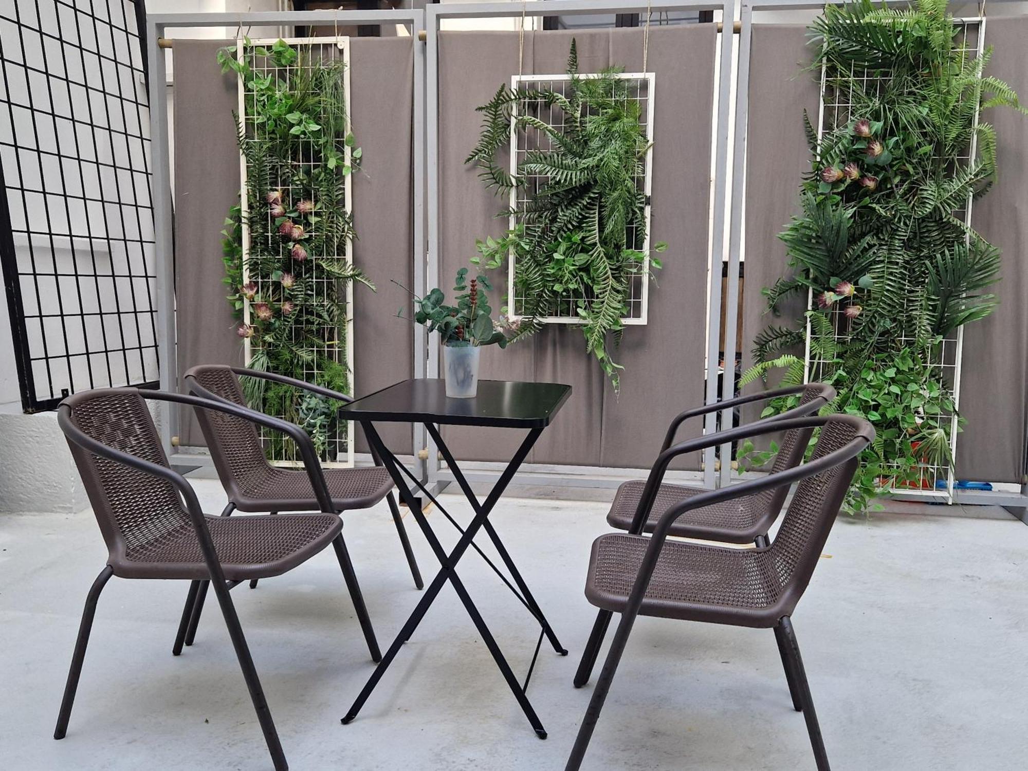 Monastiraki-Psiri, Old Town, 3-Bdr Apt, Sleep 6-10P, Spacious Court Yard Ateny Zewnętrze zdjęcie